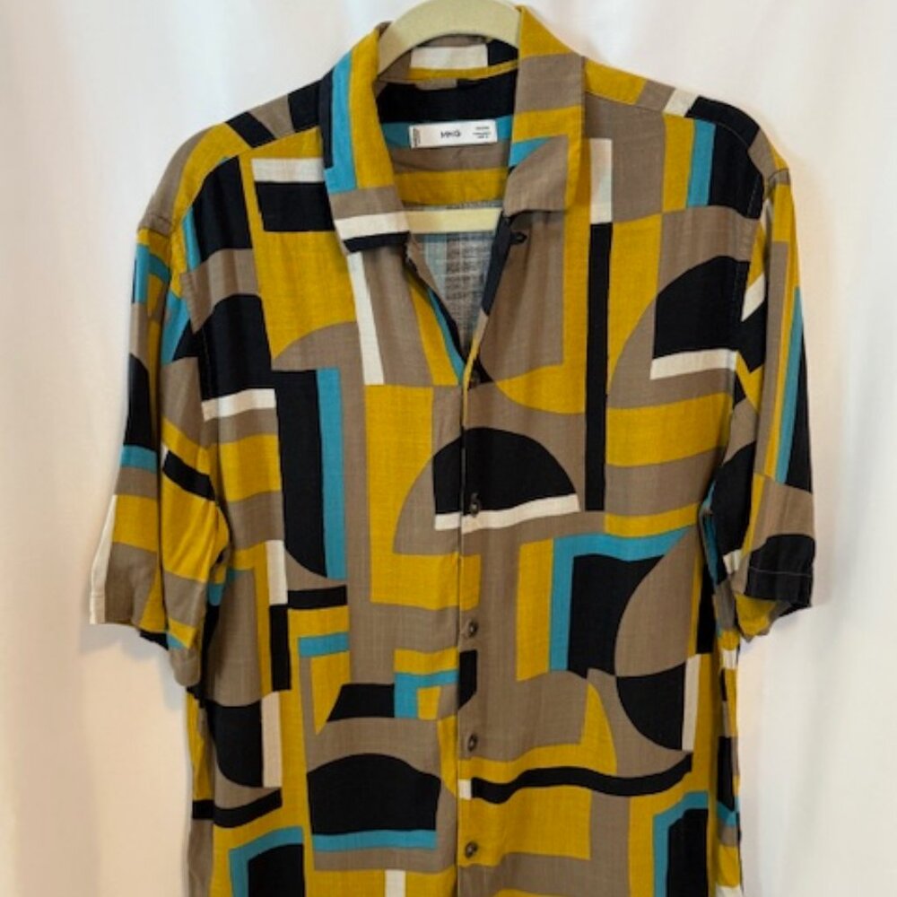 MNG MANGO Men's Size M Relaxed Fit Abstract Geometric‎ Print Button Down Casual